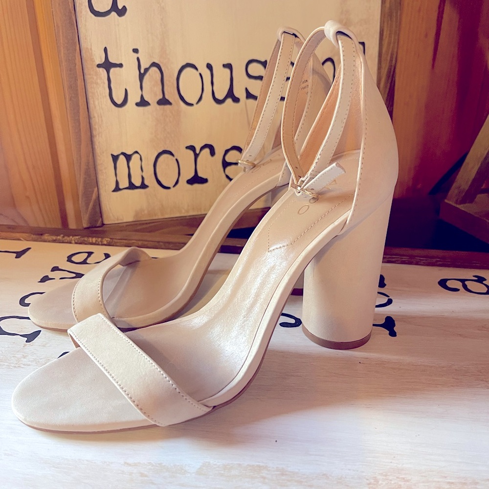 Cream Aldo Size 8 heels
